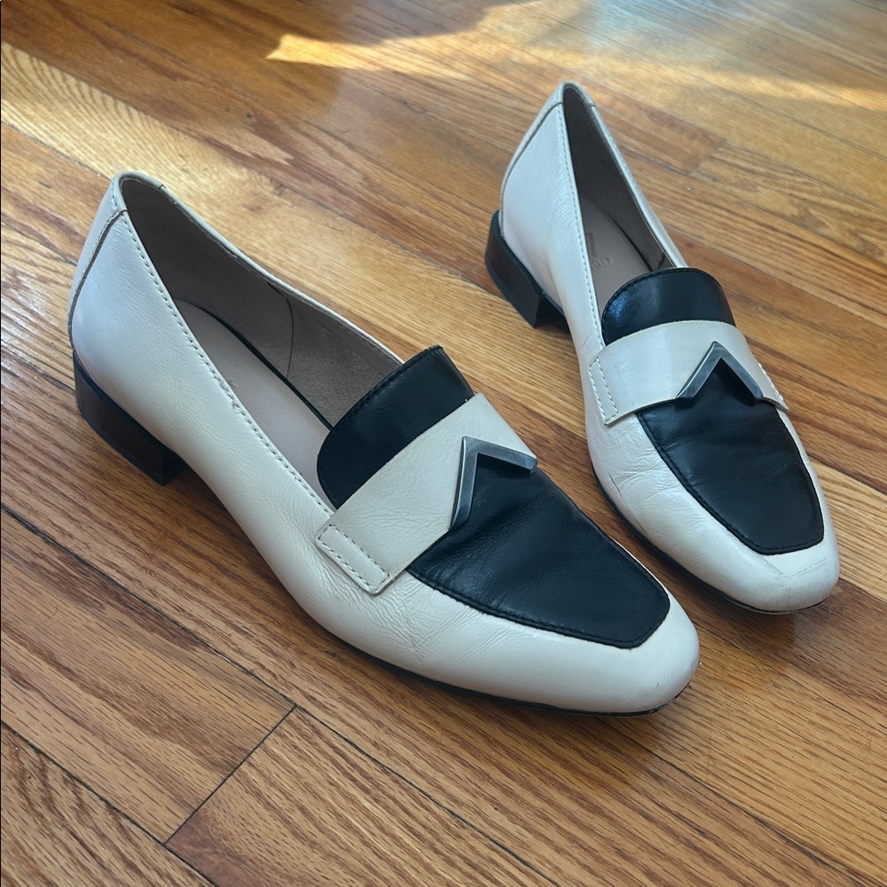 27 Edit Leather Women's Cream & Black Loafers